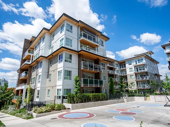 723 Grover Ave #302, Coquitlam, BC V3J 3C6