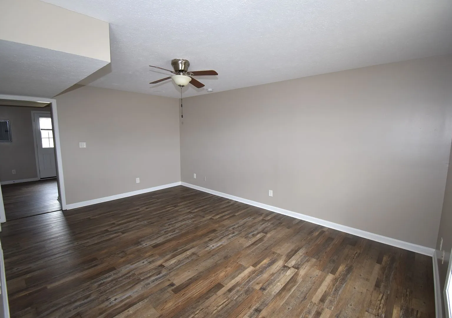 Peabody Dr - 362 (x4) — Photo 3