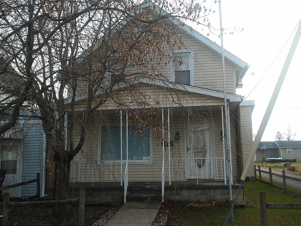 1st image of 229 E Crocker St