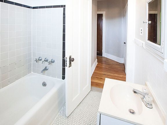 4th image of 2072 Wabash St #7b1992d65
