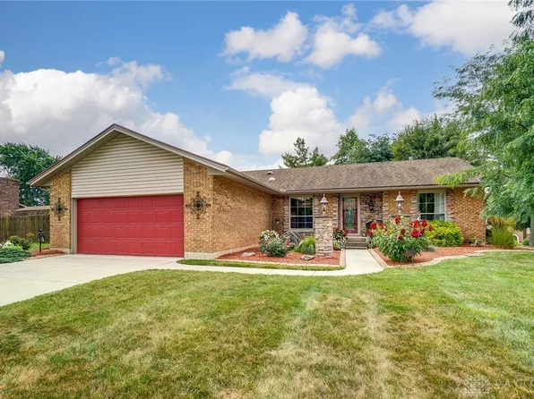 300 Birdsong Dr, Vandalia, OH 45377