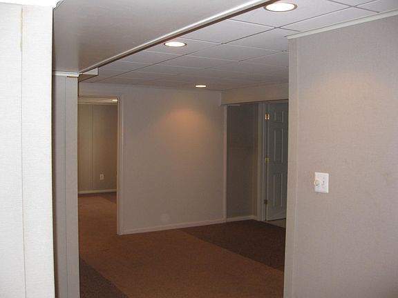 5th image of 19 Varone Dr