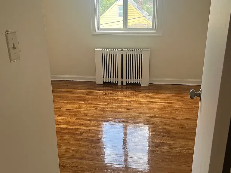 79 Dongan Ave #2 — Photo 6