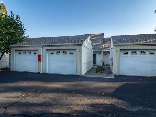 13 NW Mountain View Dr, Roseburg, OR 97471