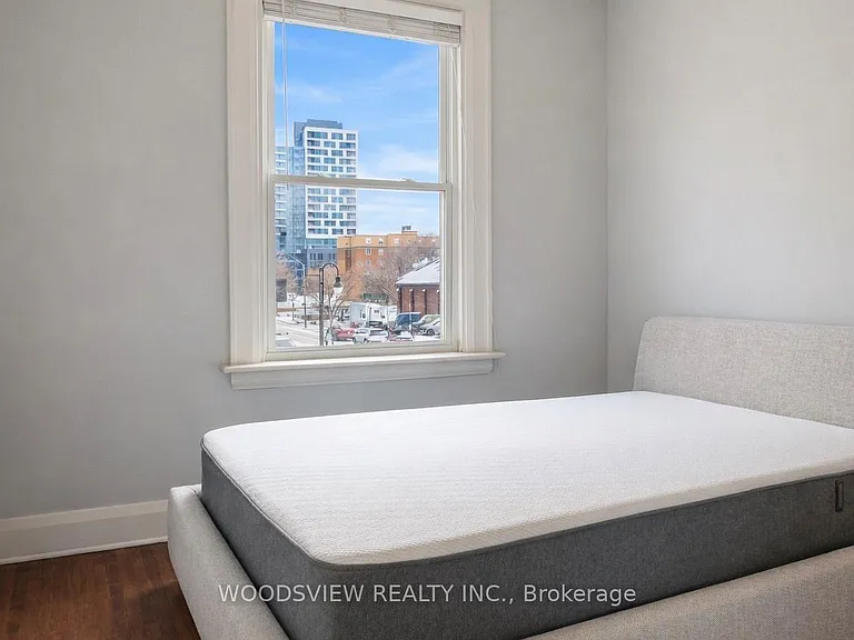 64 Simcoe St N #2 — Photo 8