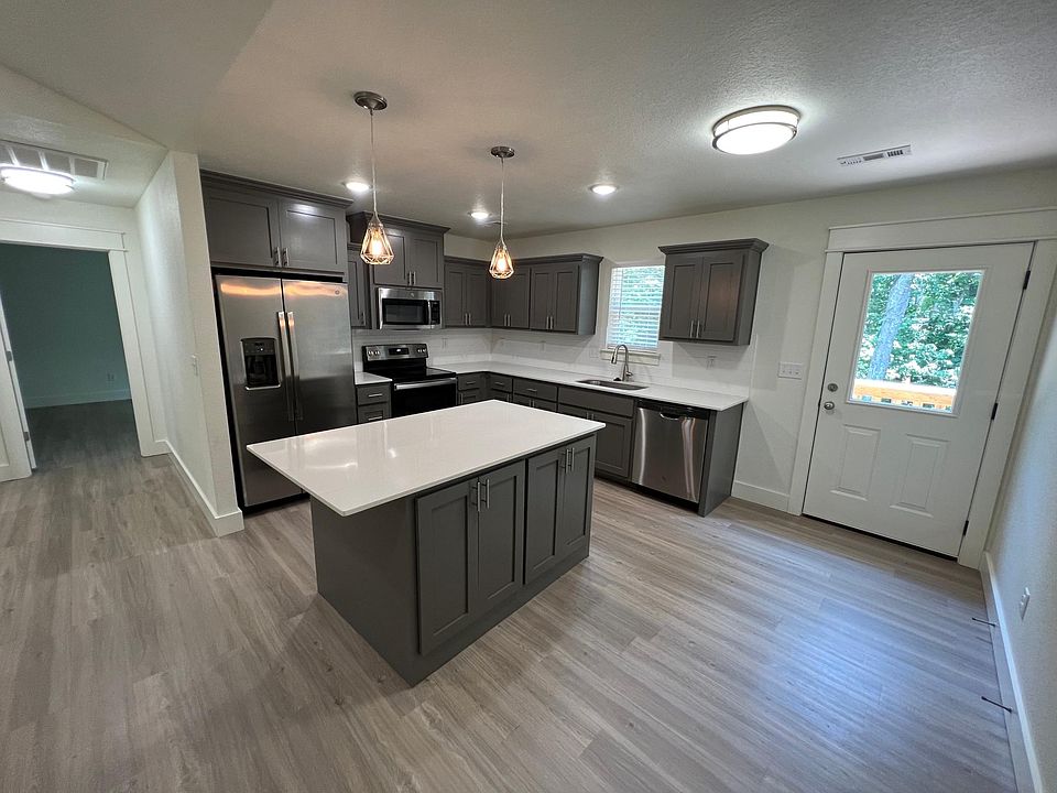 1st image of 11 Orleton Ln