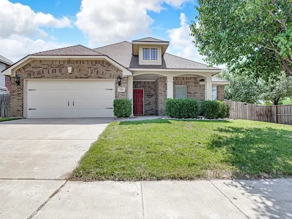 700 Graham Ct, Crowley, TX 76036