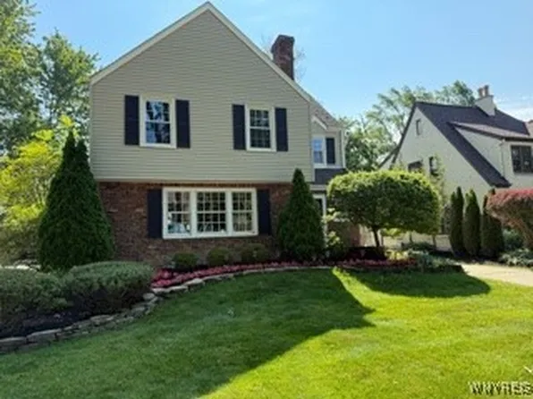 112 Walton Dr, Amherst, NY 14226