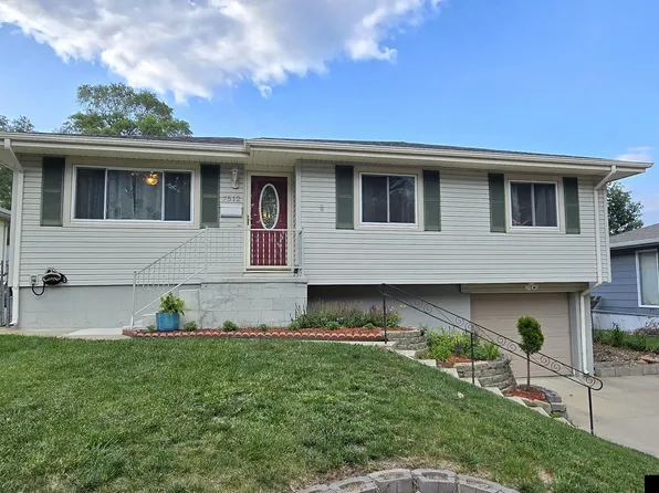 7512 Susan Ave, La Vista, NE 68128