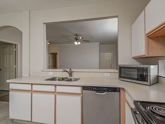 4th image of 6289 Wilcrest Dr APT 5203