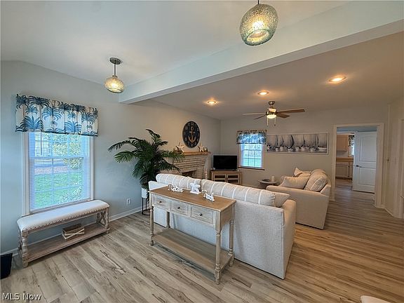 4th image of 5237 Lake Rd W