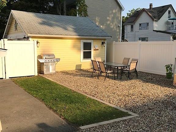 Fenced in yard!