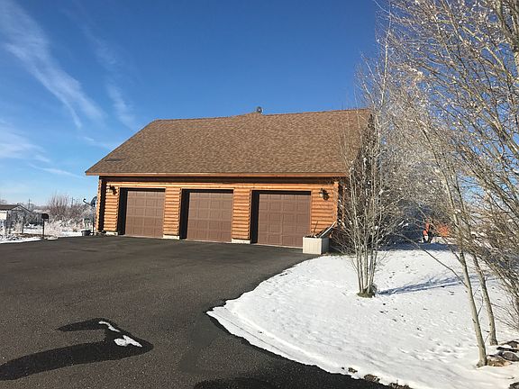 Extra Large 3 car Garage