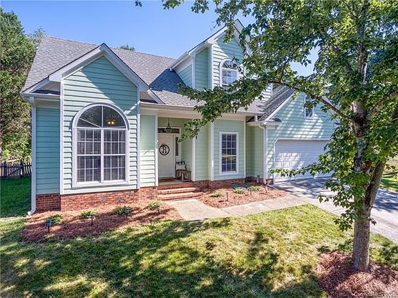 2nd image of 3201 Twin Falls Ln