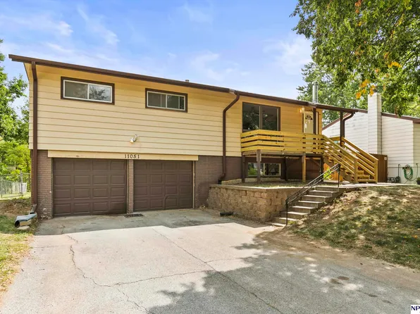 11051 Oakbrook Dr, Omaha, NE 68154
