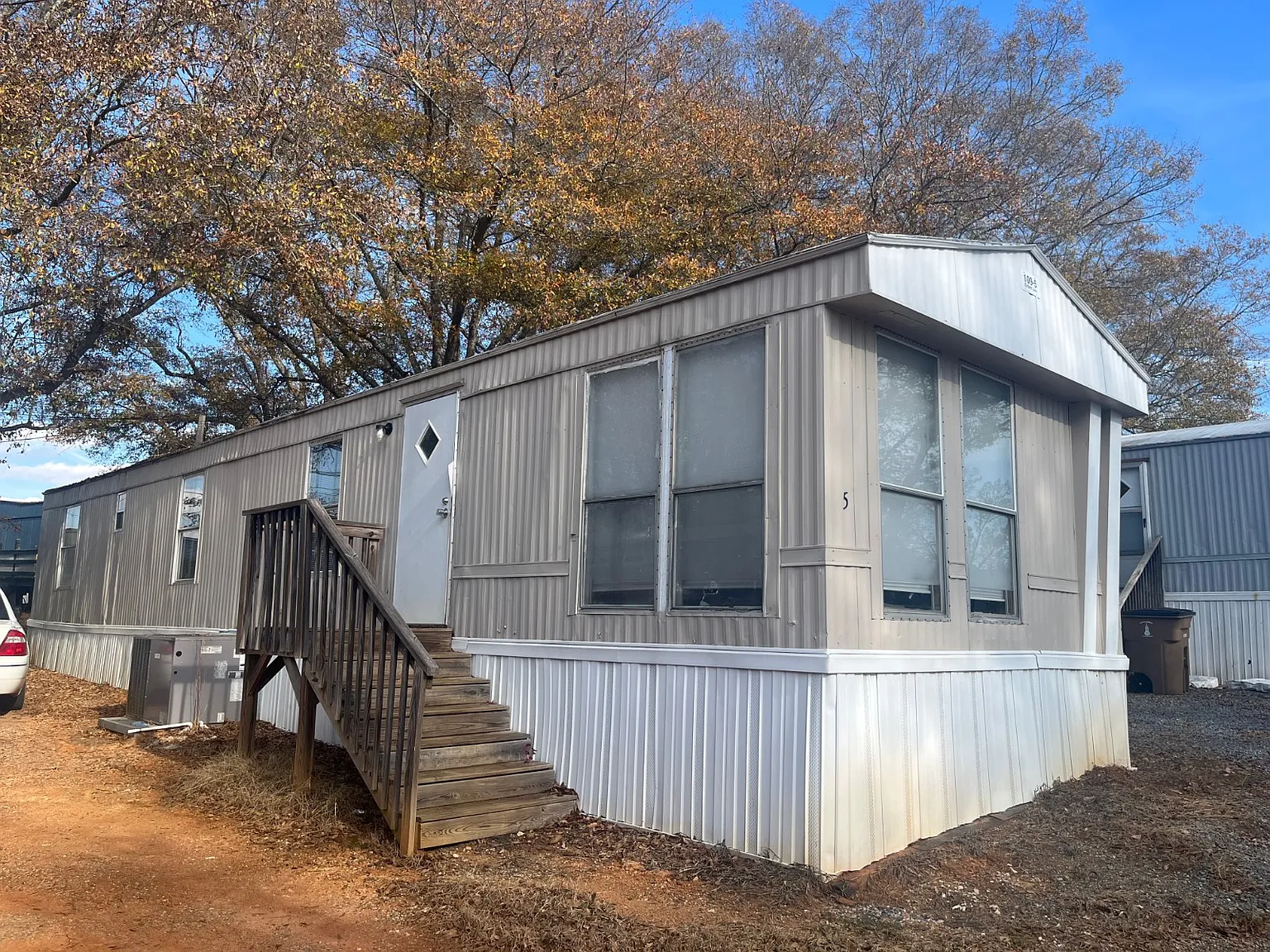 2 bed, 1.0 bath, $873 — Photo 1