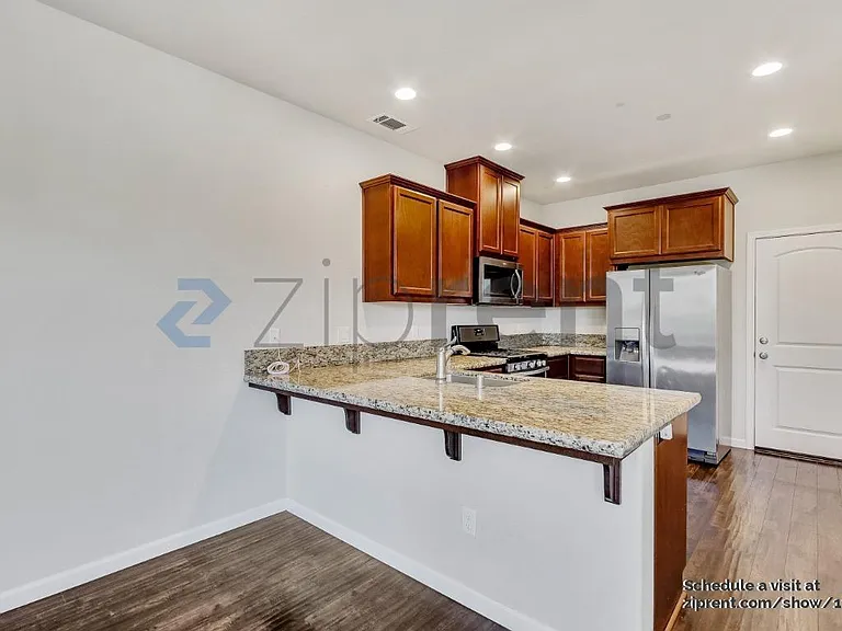 238 Slate Ave — Photo 3