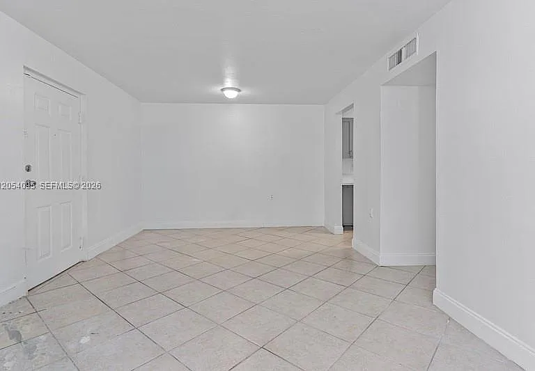 1201 Lake Victoria Dr #V — Photo 12