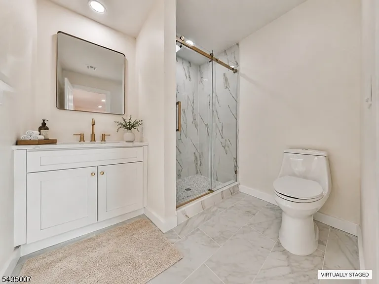 90 Chestnut St #A — Photo 12