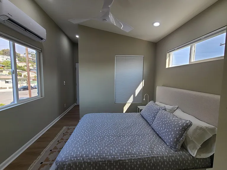3043 Oliphant St — Photo 31