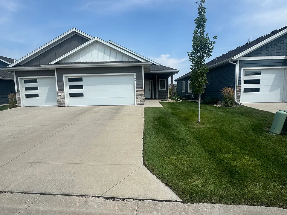 4408 E Leubecher Pl
