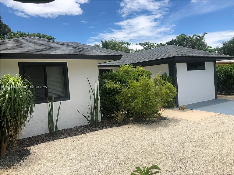 1418 NW 11th St — Photo 15