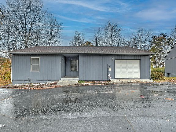 2nd image of 181 Woodcrest Ln