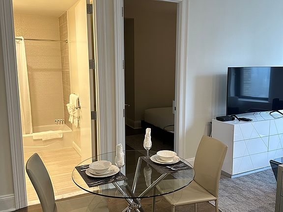 4th image of 15 Park Row APT 7L2