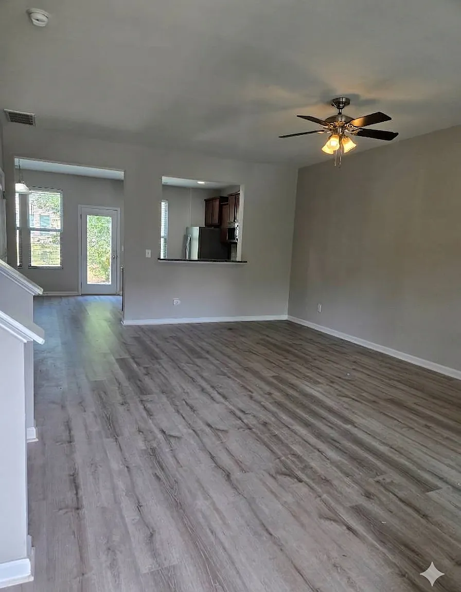 3 bed, 2.5 bath, 1430 sqft, $1,695 — Photo 3