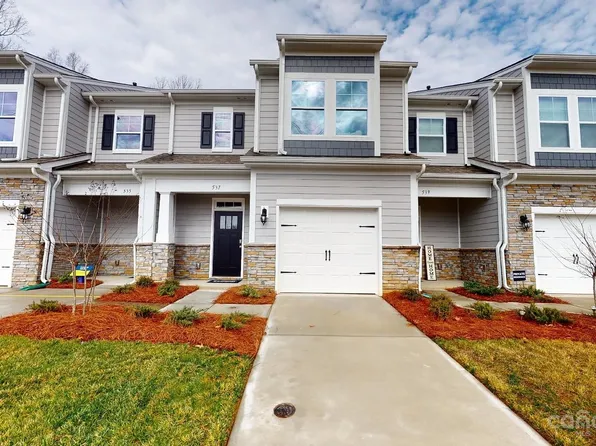 44 Ravens Ridge Rd, Hendersonville, NC 28792