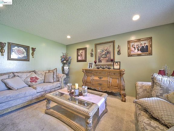 3rd image of 117 Lofas Pl