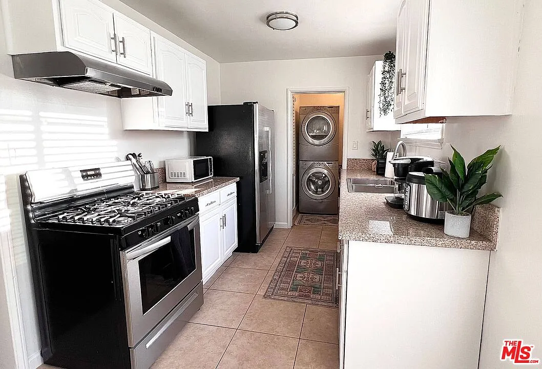 2 bed, 1.0 bath, 814 sqft, $2,995 — Photo 3