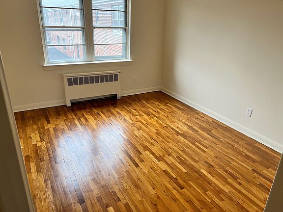5th image of 2356 Lemoine Ave Unit B