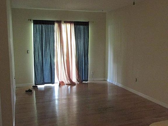 3rd image of 1838 Kim Acres Ln