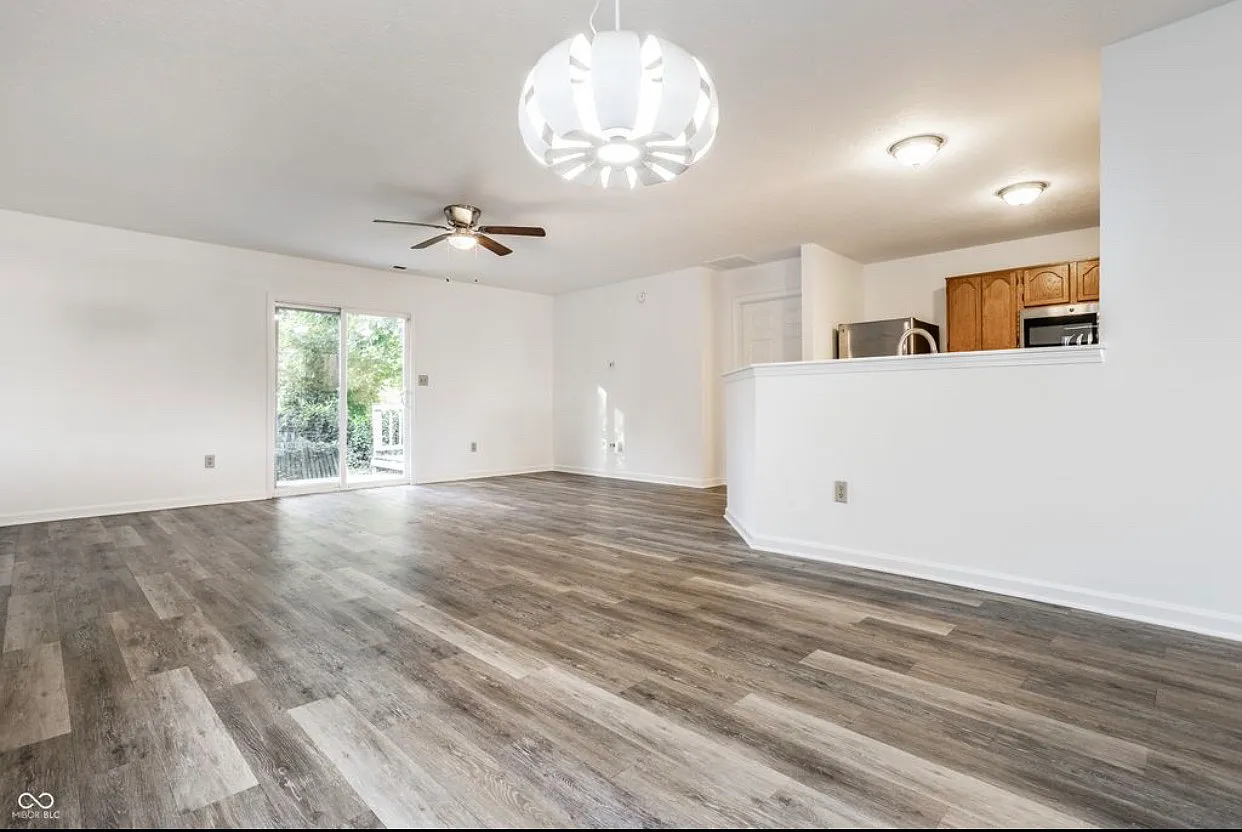 3347 Mechanicsburg Dr — Photo 3