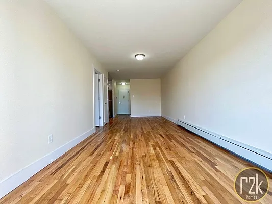 Rented by Realty 2000 Corp | media 5