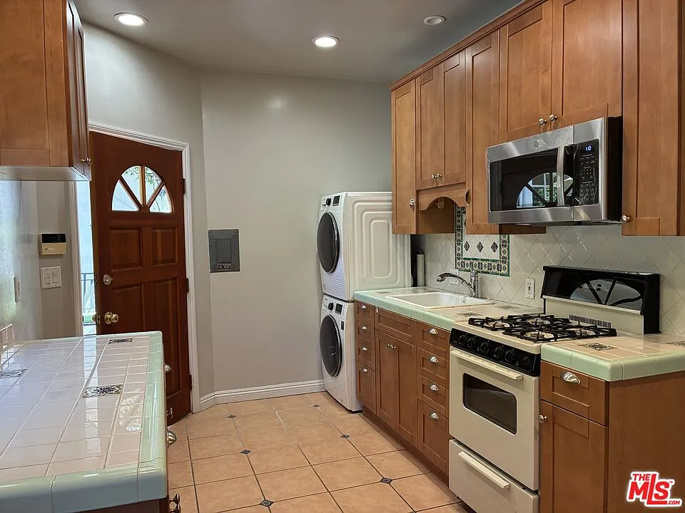 1 bed, 1.0 bath, 520 sqft, $3,500 — Photo 3
