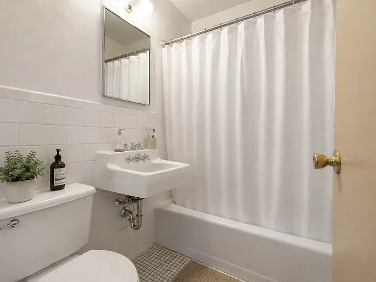 130 Emerson St #32C — Photo 6