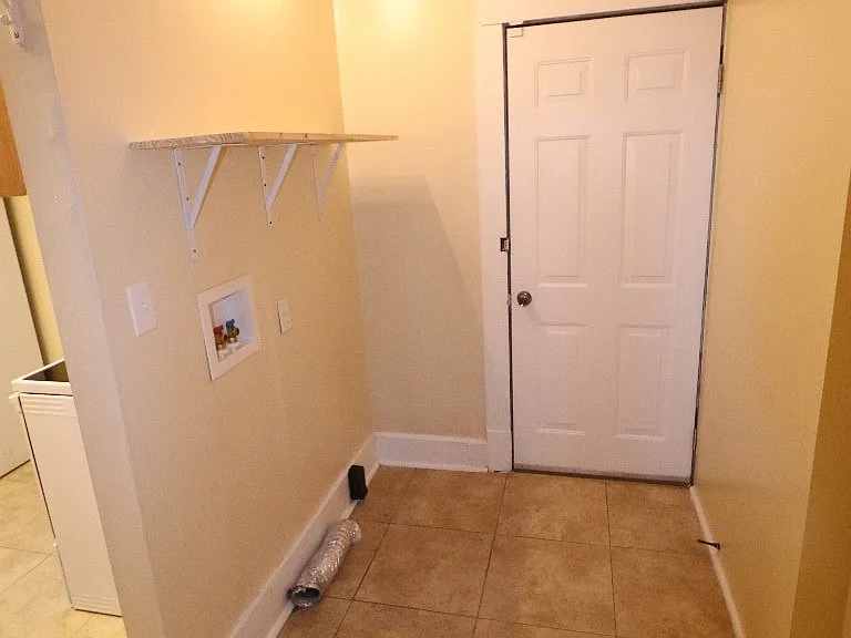 Well-maintained Double with Small Yard — Photo 21