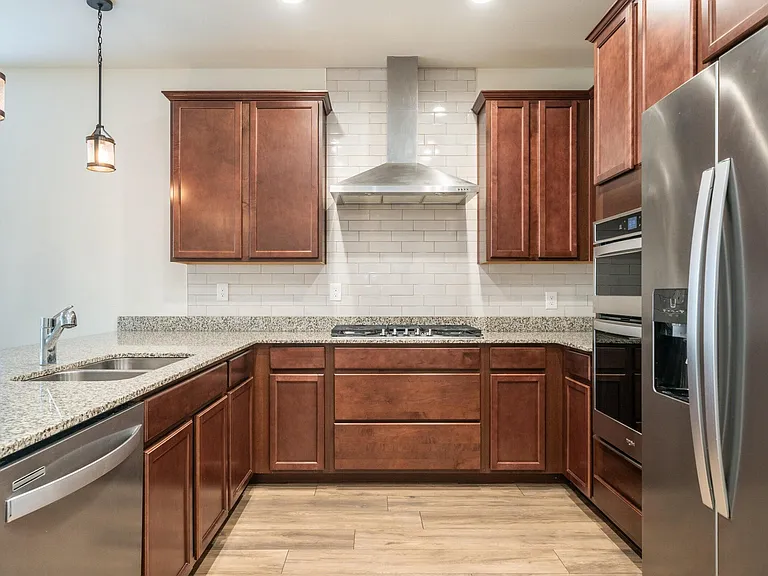 10872 W Marshall Ave — Photo 2