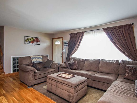 4th image of 16661 Paxton Ave