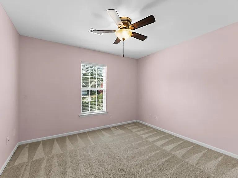 205 Lynden Ln — Photo 23