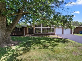 11 Orange Hills Dr, Chesterfield, MO 63017