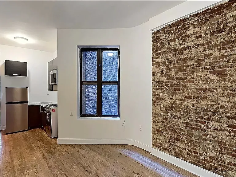 212 W 80th St #4W — Photo 1