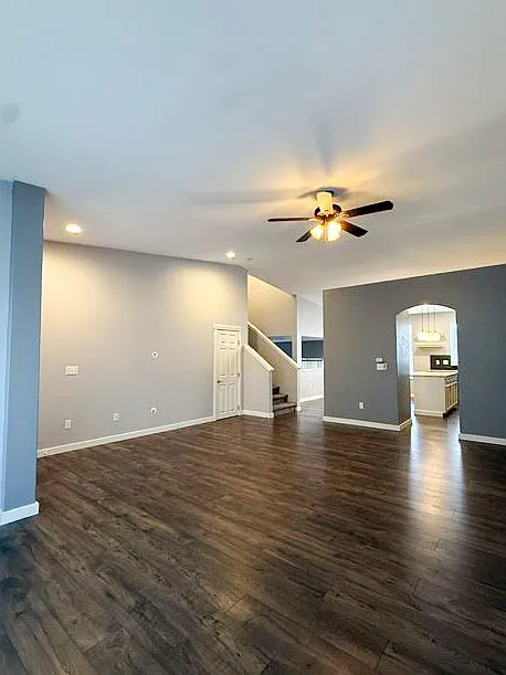 4 bed, 2.5 bath, 2258 sqft, $2,750 — Photo 2