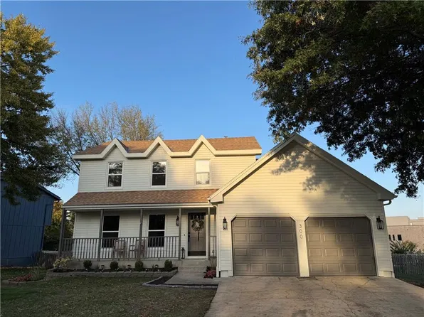 300 N Persimmon Dr, Olathe, KS 66061