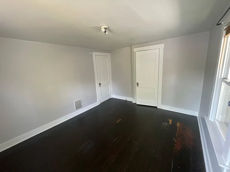 310 Albert St — Photo 11