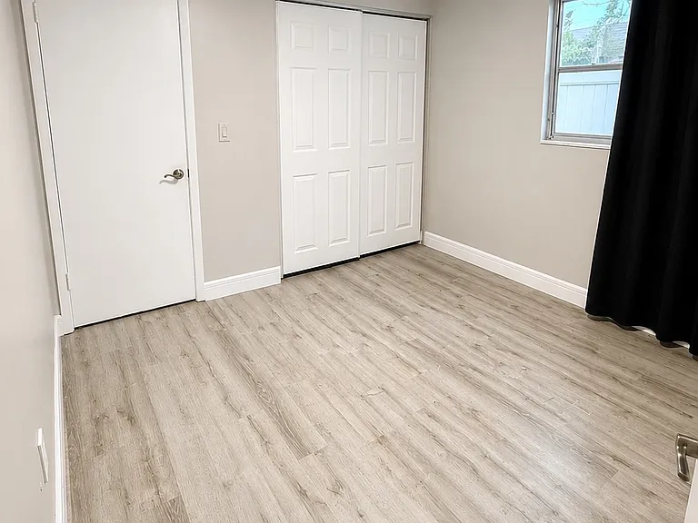 5651 Kelly Dr N — Photo 16