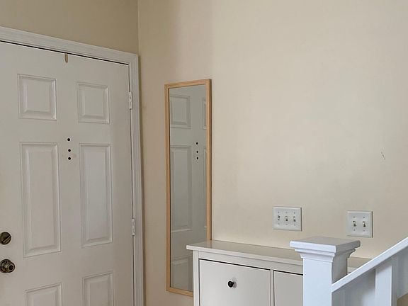 3rd image of 5829 Ludington Dr
