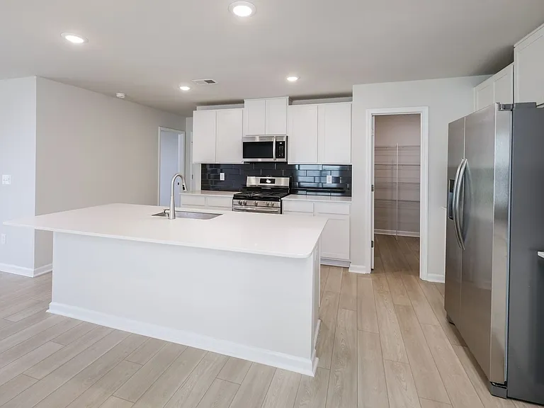 1014 Cleveland Meadows Trl — Photo 3